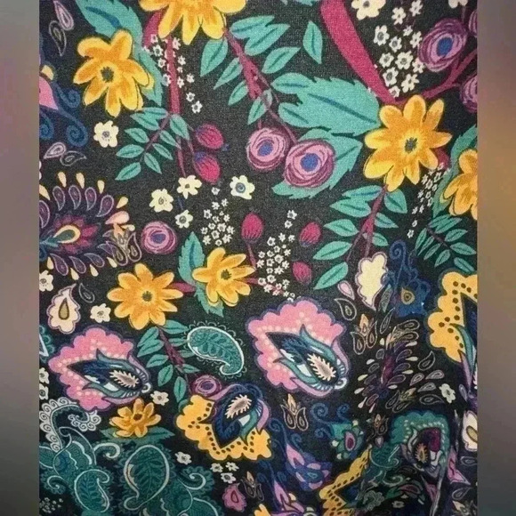 Lularoe XXS‎ paisley & floral Perfect T . NWT stunning print! Swing style, tunic - Picture 3 of 5